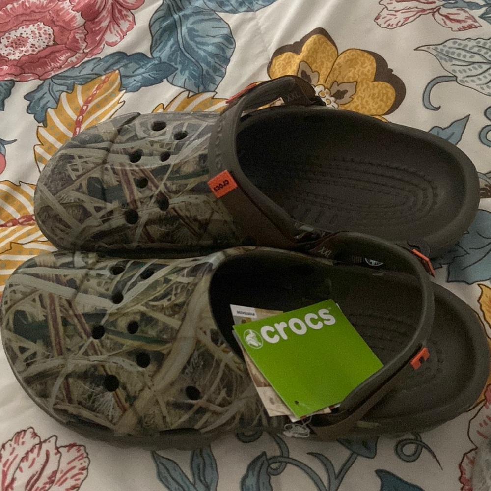 NWT Crocs Mossy OakTerrain